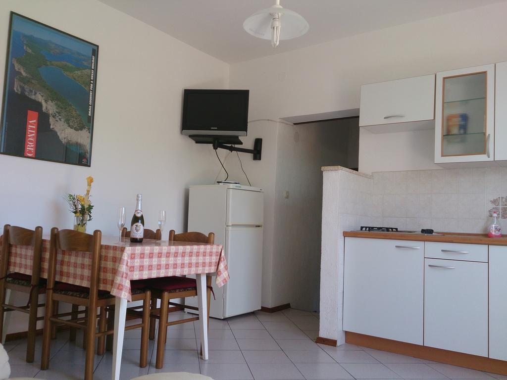 Apartments Valentino Supetarska Draga Room photo